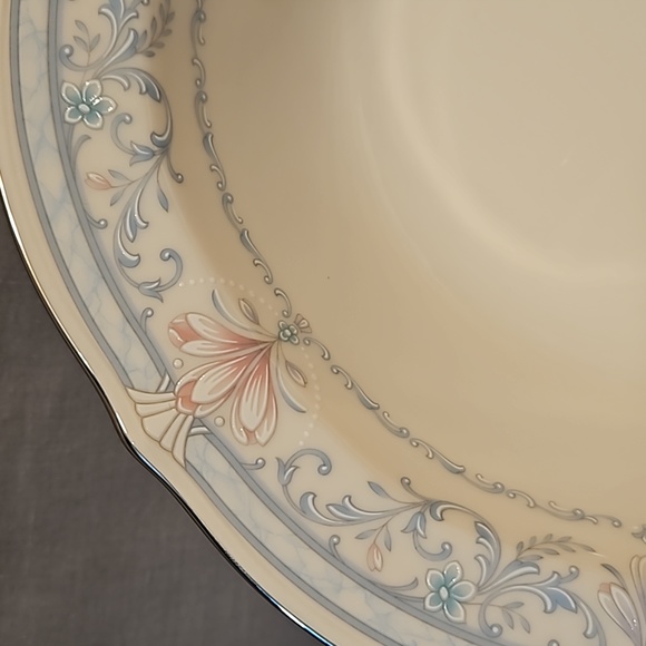 New Noritake Crown Flower 7324 Round Vegetable Bowl Ivory China - Picture 2 of 9